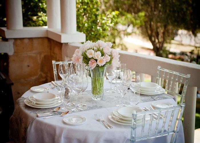 Romantic-Dinner-Table-Setting-Ideas