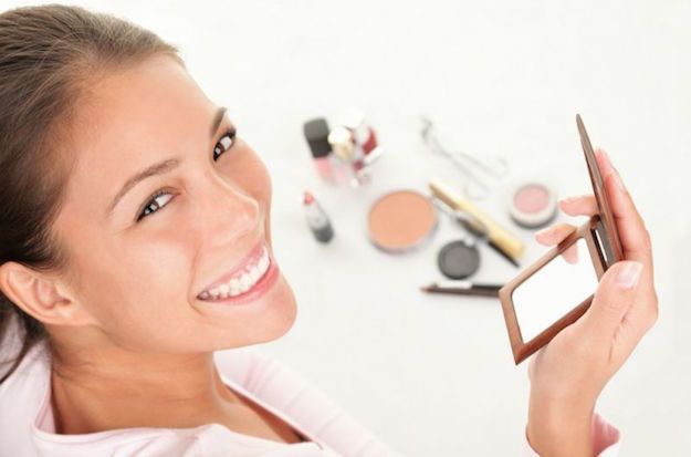 Ce fel de produse de make up trebuie să aibă fiecare femeie?